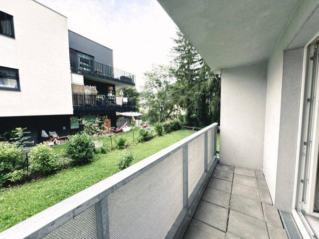 NEU! WG Geeignete 2 Zimmerwohnung mit Loggia zu vermieten!