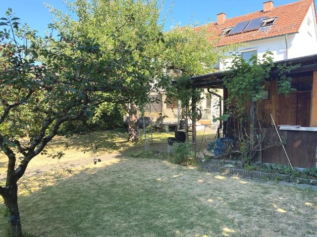 Neu Ulm: Modernisiertes Mehrfamilienhaus DHH mit idyllischem Garten in Donau Nähe