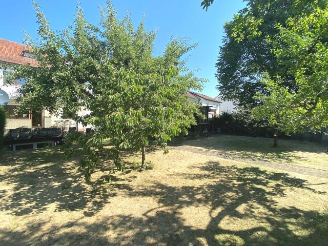 Neu Ulm: Modernisiertes Mehrfamilienhaus DHH mit idyllischem Garten in Donau Nähe