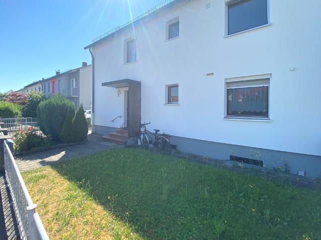 Neu Ulm: Modernisiertes Mehrfamilienhaus DHH mit idyllischem Garten in Donau Nähe