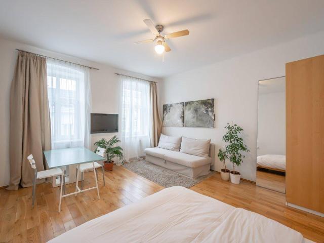 NEU* Vollmöblierte, neuwertige Wohnung in wunderschönem Altbau