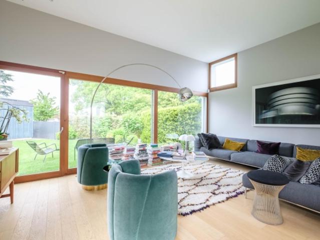 Neu – Vom Architekt entworfene Villa zum Entdecken