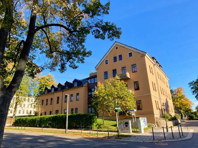 Neu verlieben auf dem Schloßberg – Erstbezug nach Sanierung in grüner Bestlage!