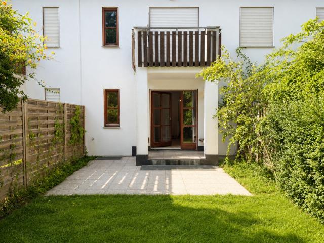 NEUAUBING: Charmante Erdgeschoss Maisonette mit sonnigem Garten
