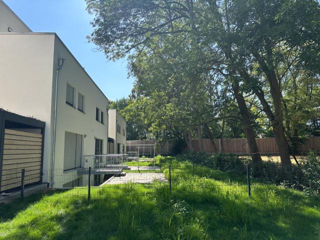 Neubauträume für Familien: Doppelhaushälfte mit Garten