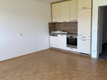 Neubauwohnung mit Balkon und Parkplatz in Haid