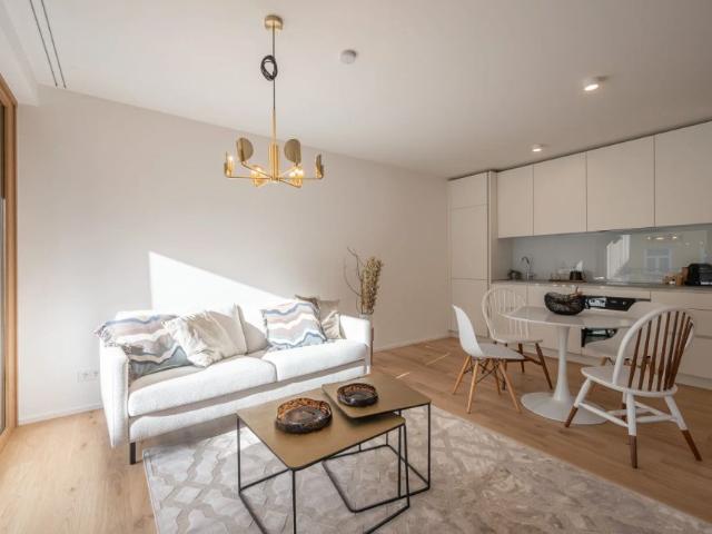 Neubauwohnung mit Süd Loggia in belebter & beliebter Lage mieten nähe U3/U6/Mariahilfer Straße ab 1.2.27!