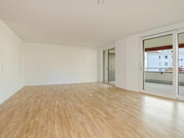 Neubauwohnung an traumhafter Lage direkt am Seeufer in Rapperswil Jona