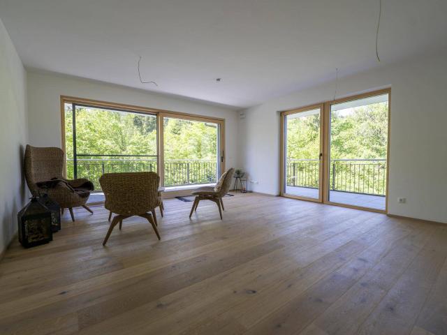 Neubauwohnung in idyllischer und ruhiger Lage am Waldrand