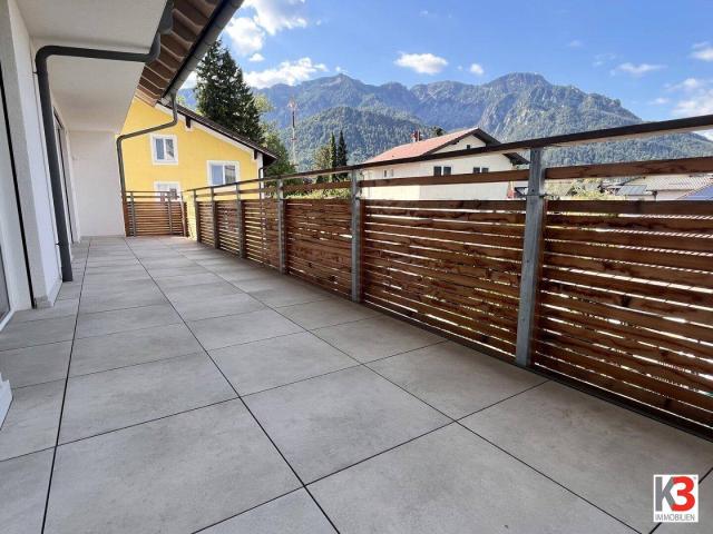 K3 3 Zi Wohnung mit 2 Balkonen, 2 Bäder, 2 Parkplätze und Panoramablick