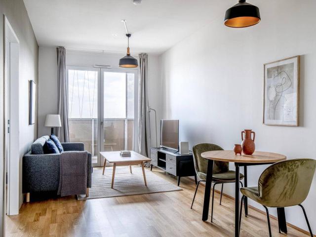 Neubau 2 Zi mit Freifläche, dazu schöner Ausblick über Wien mit Gym, Wellness, U3 Gasometer VIE305