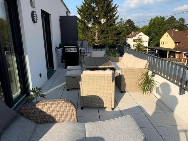 Neubau 2 Zi Penthouse Wohnung nach Erstbezug, Balkon, EBK, KFW 40+ frei ab 01.07