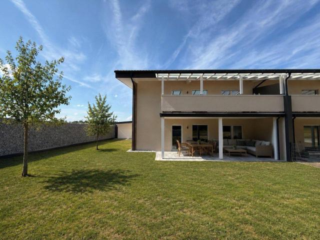 Neubau 4 Zimmer Gartenwohnung ca. 85 m² Wohnfläche PV Anlage 2 Stellplätze!