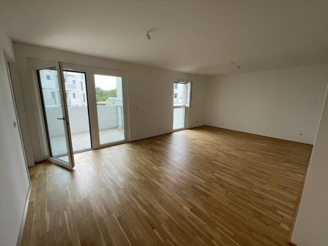 Neubau: 4 Zimmer mit Balkon ab sofort