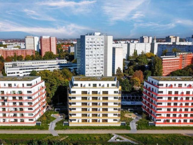 NEUBAU AM NEUEN PARK | Barrierefreie 2 Raum Wohnung mit Balkon in der Abendsonne