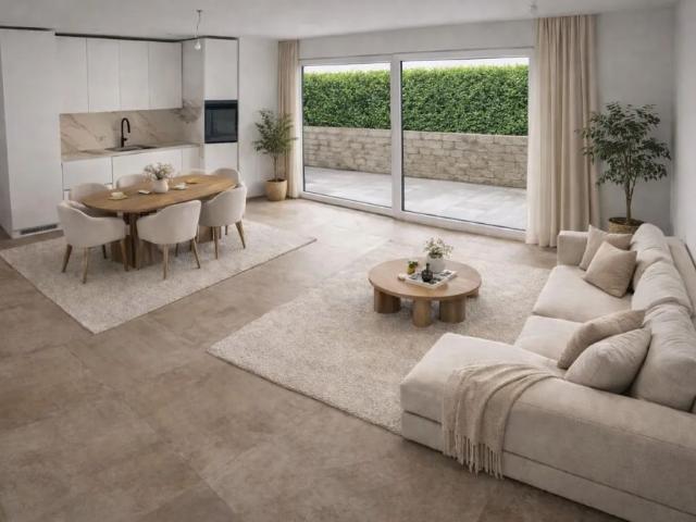 NEUBAU AN TOPLAGE MIT GROSSZÜGIGEM SITZPLATZ 40 M² SOWIE EIGENER WASCHKÜCHE UND KELLER 17,4 M². DIE WOHNUNG KANN AUF WUNSCH AUCH MÖBLIERT GEMIETET WERDEN