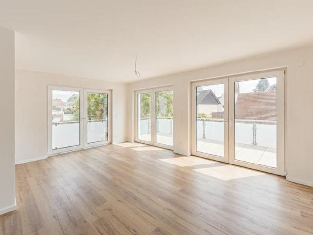 Neubau: Barrierearme 3 Zimmer Wohnung mit Balkon, Aufzug und Stellplatz