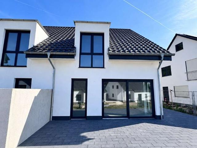 Neubau Doppelhaushälfte in zentraler Lage von Herford zur Miete