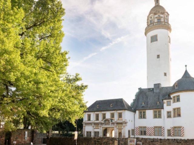 Neubau: Doppelhaushälften in zentraler Lage in HÖCHST