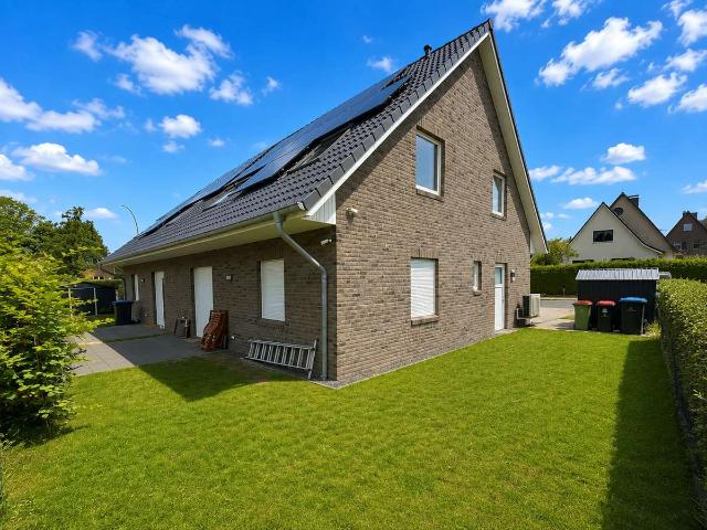 Neubau Doppelhaushälfte mit ca. 125 m2 Garten & Terrasse – Top Gepflegten Zustand