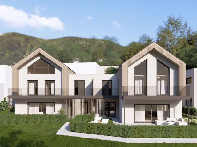 Neubau Doppelhaushälfte mit Wellness und Bergblick, 600 M vom Attersee