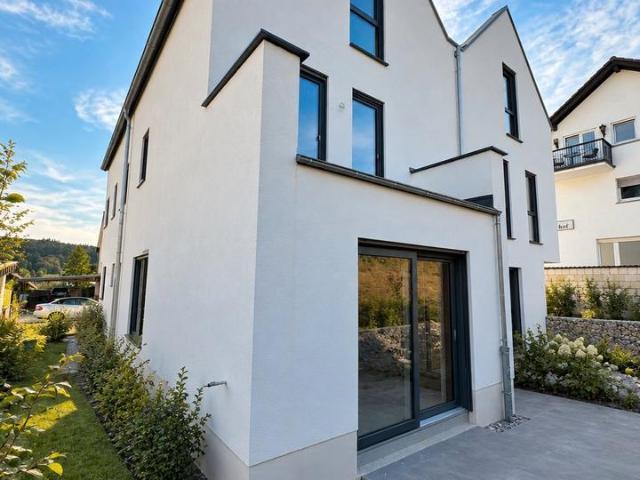 Neubau DHH – 158 m², 6 Zimmer, Garten & Studio