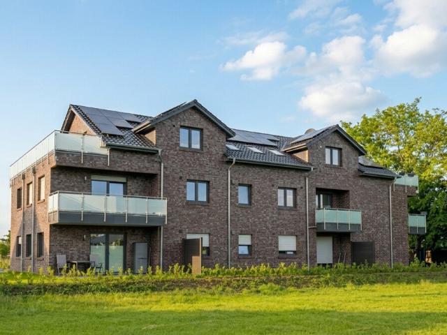 Neubau Eigentumswohnung im Obergeschoss mit Balkon – QNG Standard!