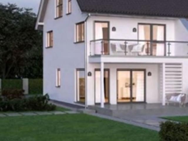 Neubau eines großen Einfamilienhauses auf Keller. Schöner Fernblick