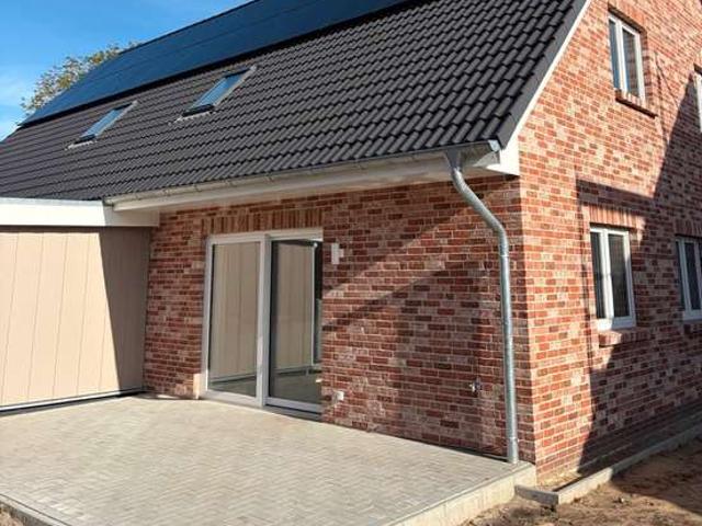Neubau/ Erstbezug Doppelhaushälfte 4 Zimmer Wohnung in Risum Lindholm