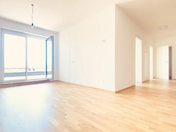 Neubau Erstbezug Drei Zimmer Terrassenwohnung mit Fernblick