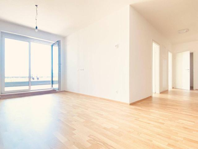 Neubau Erstbezug Drei Zimmer Terrassenwohnung mit Fernblick