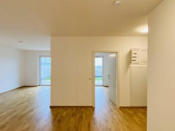 Neubau Erstbezug Drei Zimmer Wohnung mit großflächigem Außenbereich und traumhaften Ausblick