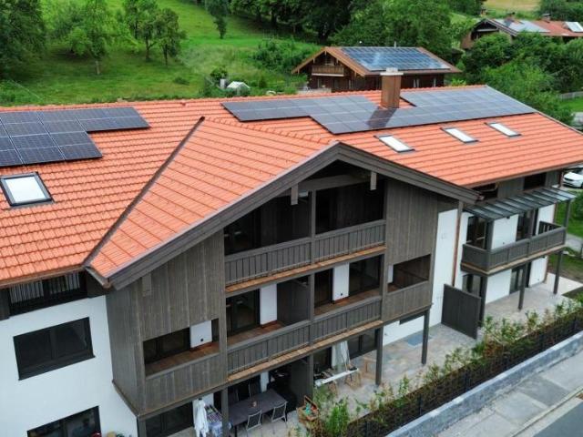 Neubau Erstbezug: Exklusive 4 Zimmer Wohnung mit Südbalkon, 2 Bädern & TG Stellplatz