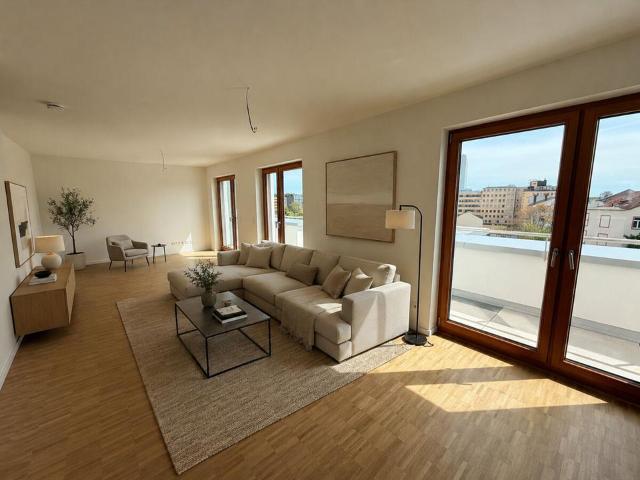 Neubau Erstbezug: Exklusive 3 Zimmer Dachgeschosswohnung mit großer Dachterrasse