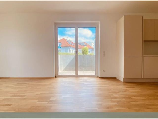 Neubau Erstbezug Gemütliche Drei Zimmer Wohnung mit Balkon und Grünblick