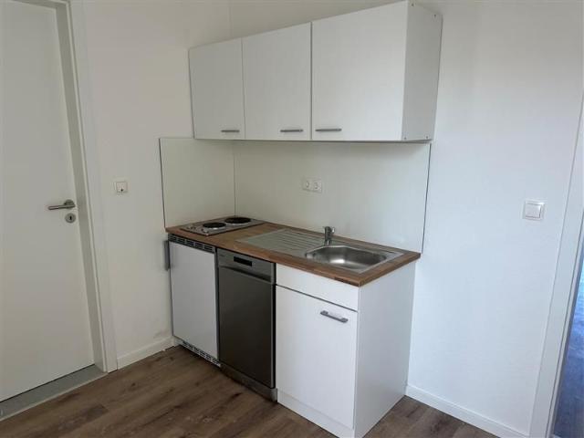Neubau Erstbezug: Helle, möblierte 2 Zimmer DG Wohnung mit Aussicht, Heidelberg Amsterdam Apartments for Rent