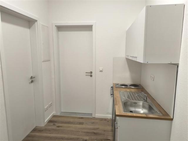 Neubau Erstbezug: Helle, möblierte 2 Zimmer DG Wohnung mit Aussicht, Heidelberg Amsterdam Apartments for Rent