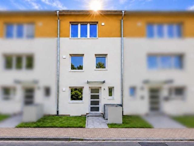 Neubau Erstbezug in Schallstadt – modernes Reihenhaus mit Garten für Paare und junge Familien