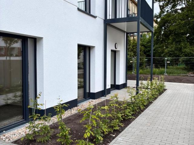 Neubau Erstbezug Praktische 2 Zimmer Wohnung mit Terrasse im EG mit Einbauküche