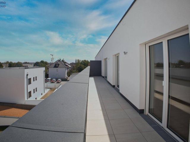 Neubau Erstbezug Traun: 3 Zimmer, 84 m², 22 m² Terrasse, Top 12