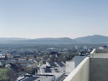 Neubau Erstbezug Wunderschöne Drei Zimmer Wohnung mit Balkon und herausragender Aussicht