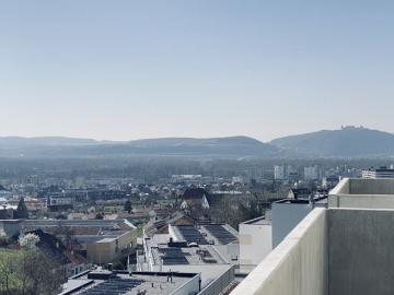 Neubau Erstbezug Wunderschöne Drei Zimmer Wohnung mit Balkon und herausragender Aussicht