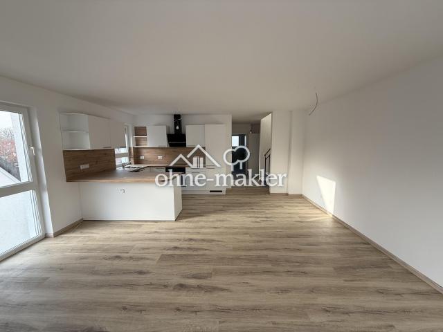 Möblierte 2 Zimmer Neubauwohnung, Terasse, PKW Stellplatz
