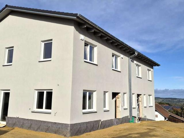 Neubau Erstbezug 2027 | Wohnen mit Hauscharakter, Garten & Schreinerküche | 2 Carport Stellplätze