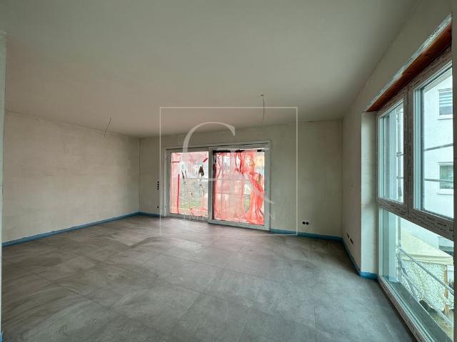 Neubau Erstbezug: 3 Zimmer Wohnung mit Balkon