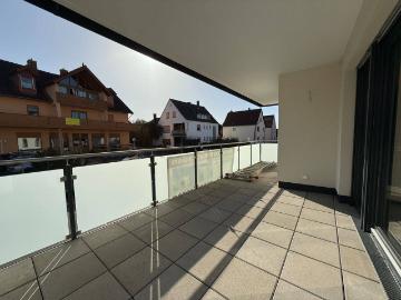 Neubau Erstbezug 3 Zimmer Wohnung mit großem Balkon Fahrstuhl