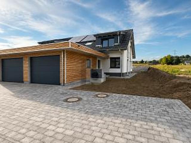 NEUBAU FAMILIENGÜCK IN BERAU