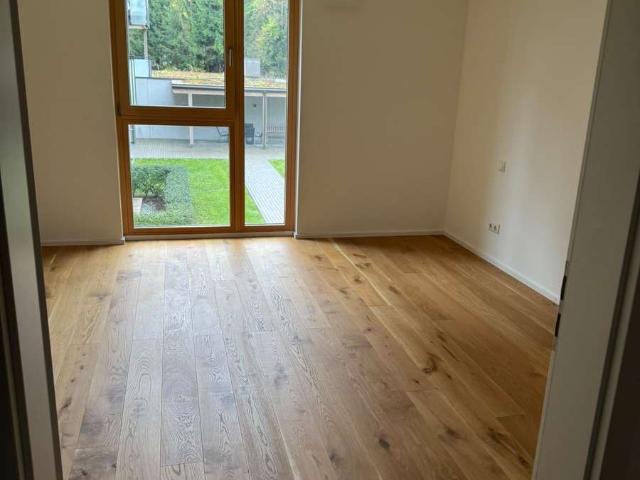 Neubau Feeling in Beratzhausen: Moderne 2 Zimmer Wohnung mit Balkon
