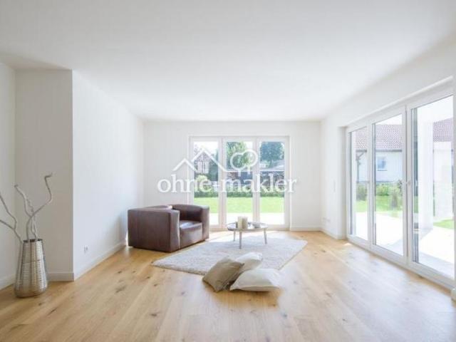 Neubau freundliche 2 Zimmer Wohnung mit großem Balkon