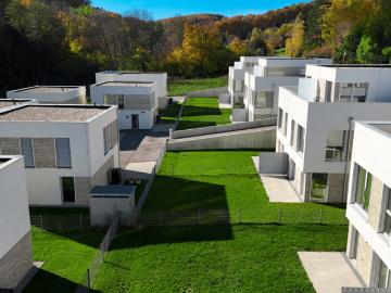Neubau Haus mit Garten nahe Wien – THE TREELINE MIETKAUF Möglichkeit